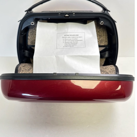 Samsonite Hardside Vanity Case | Cherry Red Glossy | Combination Lock & SmartSle - Picture 2 of 3